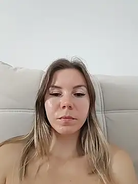 Eva88x Adlı Modelin Canlı XXX Sohbeti