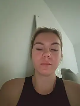 Eva88x Adlı Modelin Canlı XXX Sohbeti