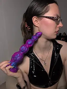 MrsCrazy18 webcam show