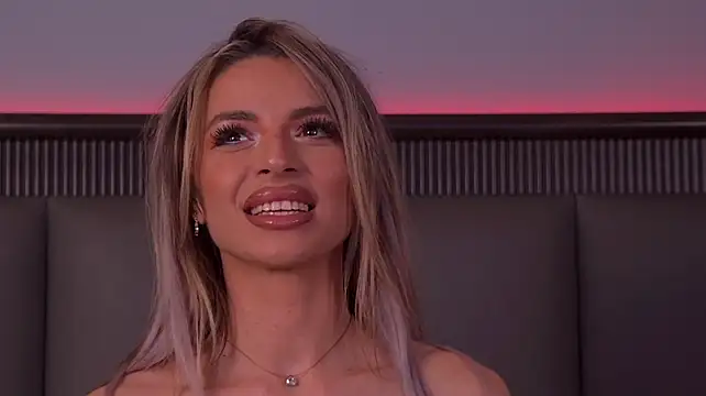 XXX chat uživo modela Selena_Blu