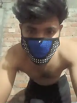 Show modela DesiBoy_Live na web-kameri