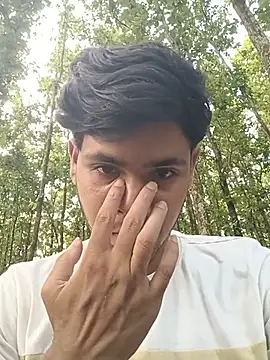 โชว์เว็บแคมของ DesiBoy_Live