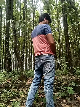 DesiBoy_Liven Webbikameraesitys