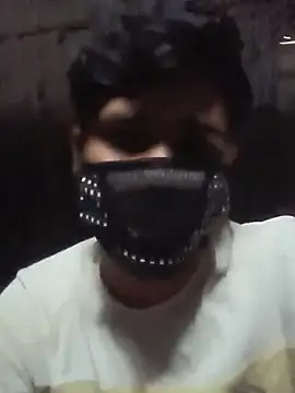 DesiBoy_Live Adlı Modelin Canlı XXX Sohbeti