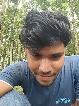 DesiBoy_Liven Webbikameraesitys