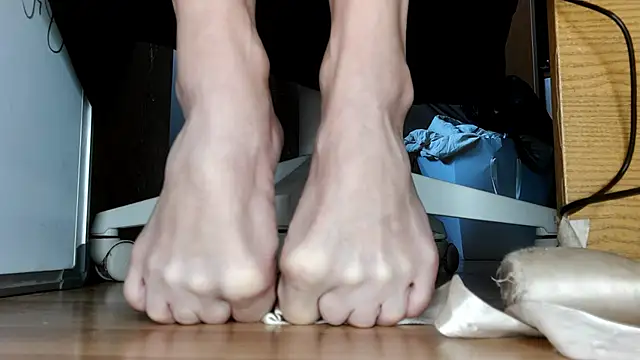 BalletFeet_queen Adlı Modelin Web Kamerası Şovu