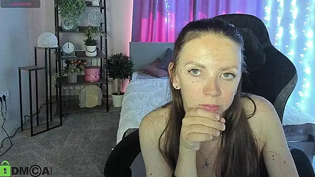 EmilyStevart Adlı Modelin Canlı XXX Sohbeti