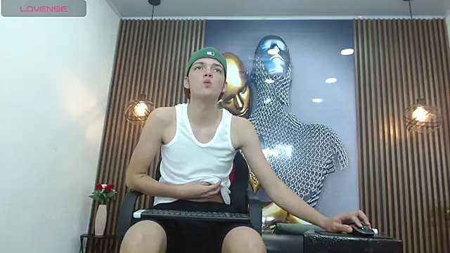 AlejoBussnek Webcamshow