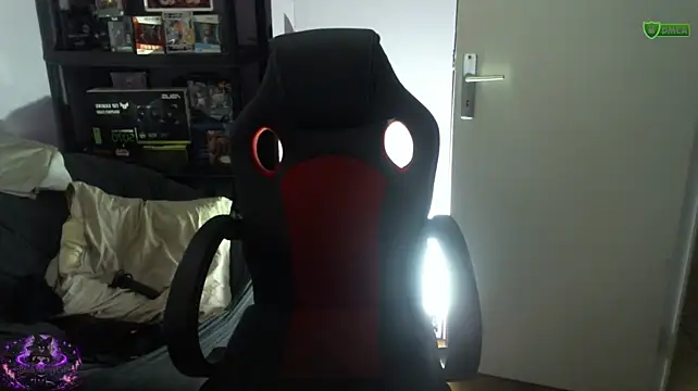 Black_Kitty_Witch Show in webcam