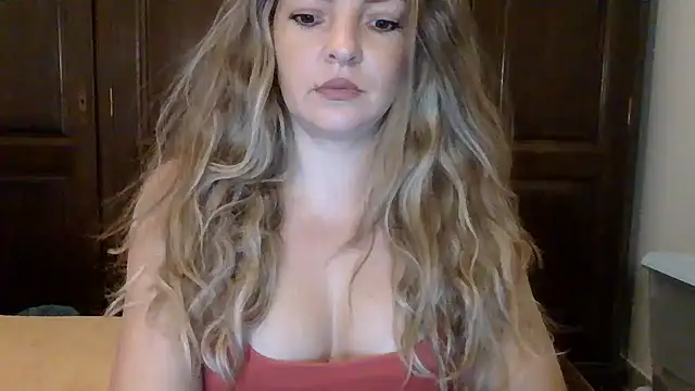 XXX chat uživo modela CocoMuse