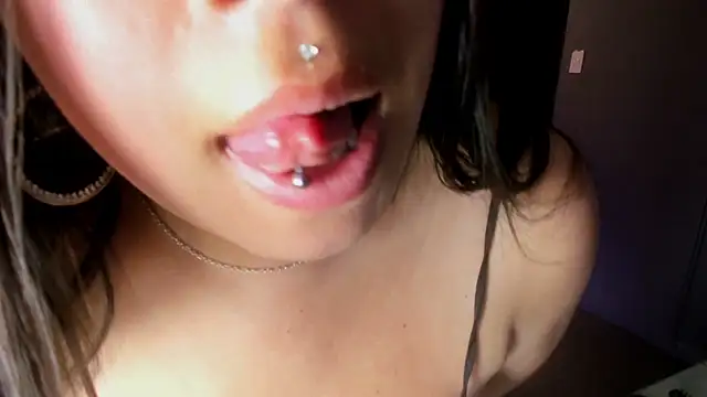 Sarai_Honeey Chat XXX live