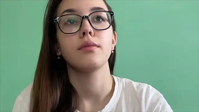 shylilyshyyy's Webcam Show