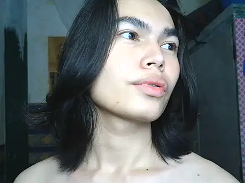 Asian_babyboi: διαδικτυακό σόου στην κάμερα