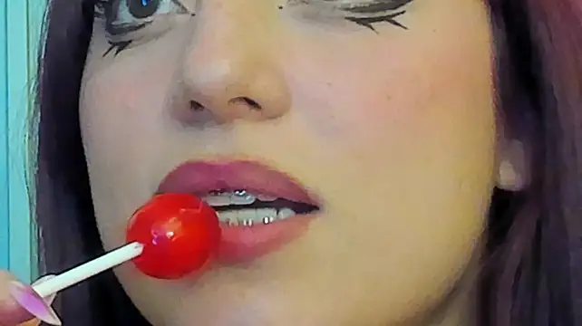 miahills__ XXX чат на живо