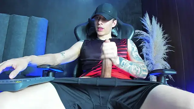 Show de Enzo_Maserati na webcam
