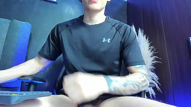 Enzo_Maserati webcam show