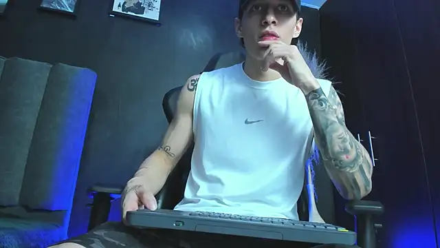 Enzo_Maseratin Webbikameraesitys