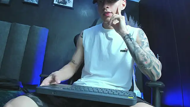 Show de Enzo_Maserati na webcam