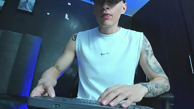 Enzo_Maserati Webcam-Show