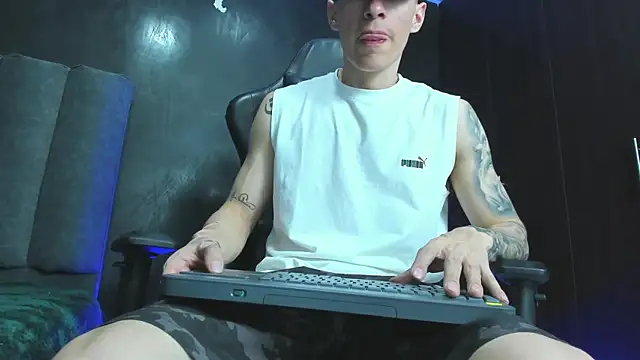 Enzo_Maserati's Webcam Show