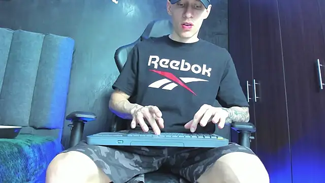 Enzo_Maserati Webcam Show