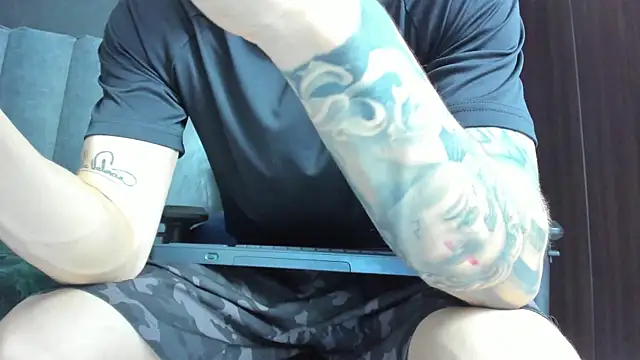 Enzo_Maserati Webcam Show