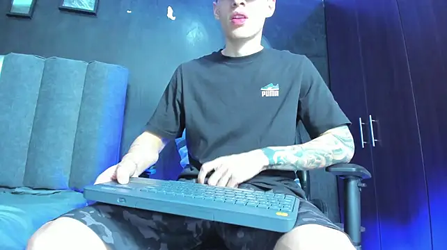 Enzo_Maserati 在線直播表演