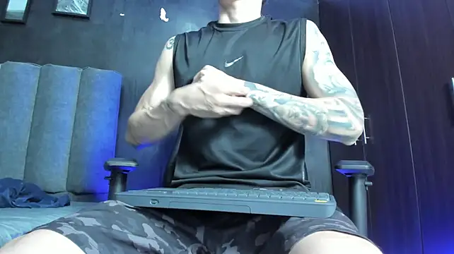 Show de Enzo_Maserati na webcam