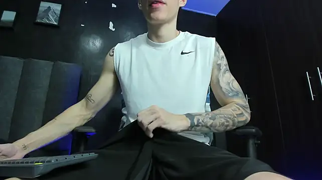 Show de Enzo_Maserati na webcam