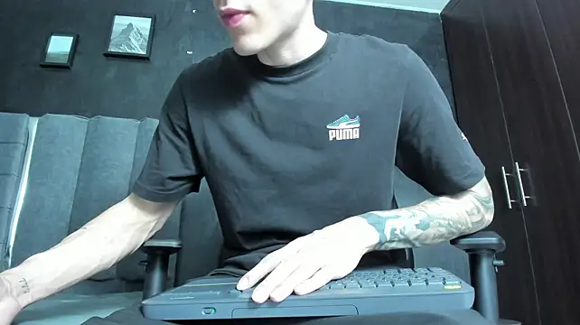 Enzo_Maserati webcam show