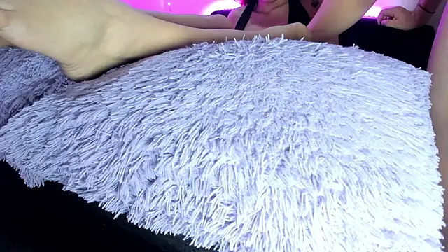 HotLatinDuo_ Pertunjukan Webcam