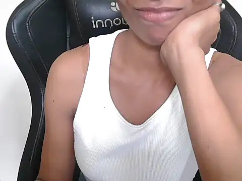 Mayra4Uのウェブカメラショー