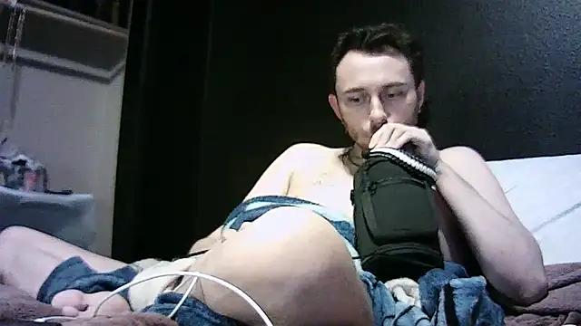 MrCloudzzz Show in webcam