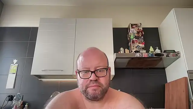 theitalianbear Webcam Show
