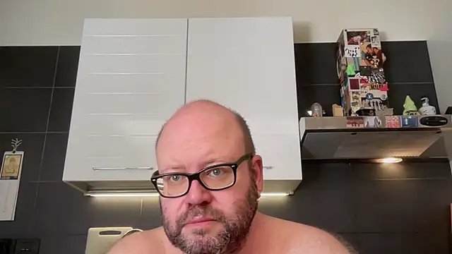 Show modela theitalianbear na web-kameri
