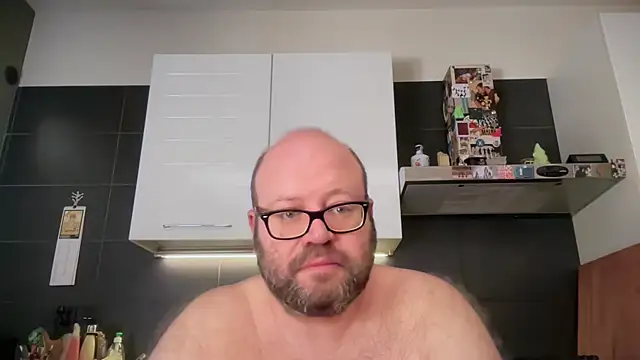 theitalianbear: διαδικτυακό σόου στην κάμερα