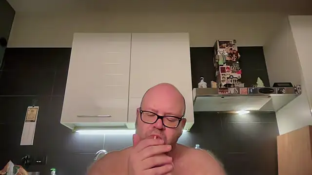 theitalianbear's Webcam Show