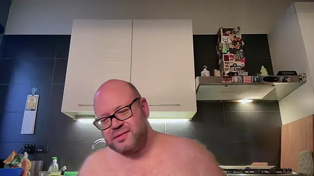 theitalianbear's Webcam Show