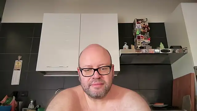 theitalianbear Webcam Show