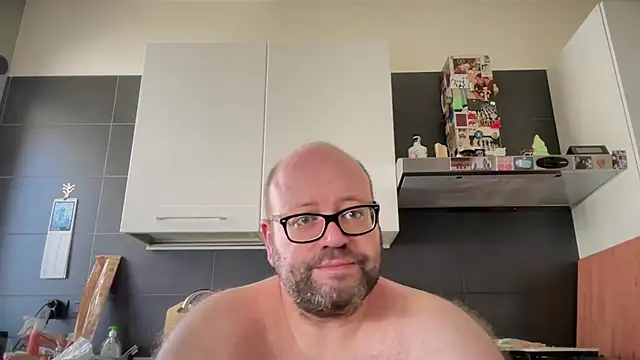 theitalianbear Webcam Show