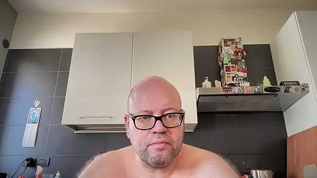 theitalianbear's Webcam Show