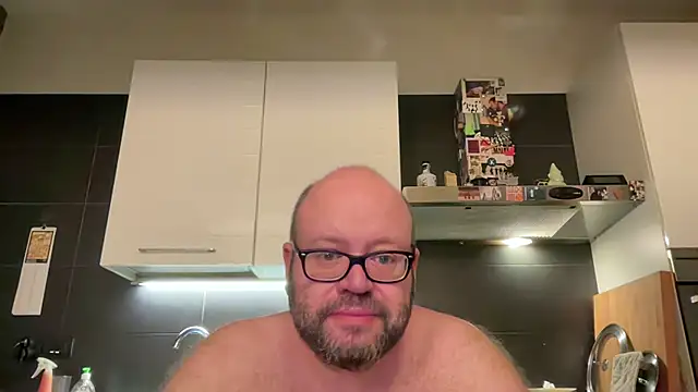 theitalianbear Show in webcam