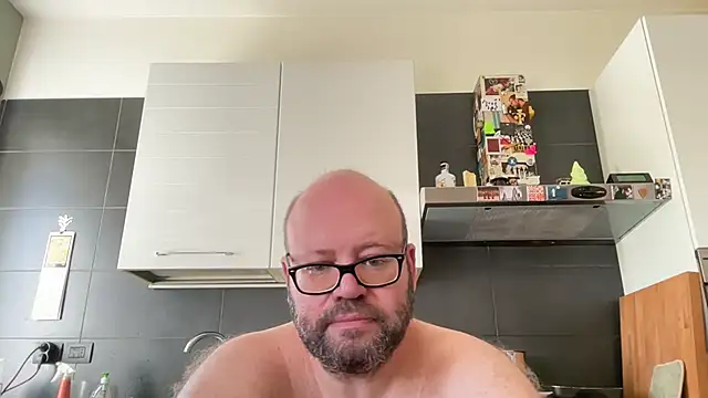 theitalianbear Show in webcam