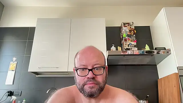 theitalianbearn Live XXX chat