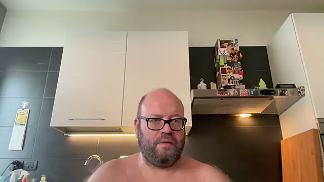 theitalianbear Show Webcam