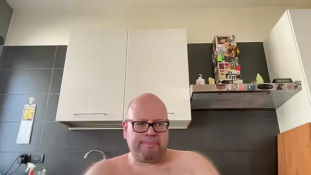 theitalianbear Show in webcam