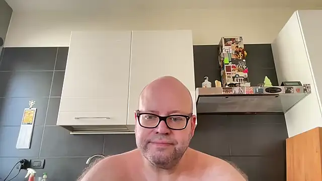theitalianbear Show Webcam