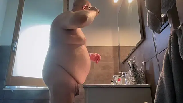 theitalianbear Webcam Show
