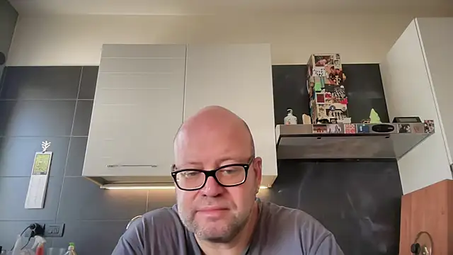 theitalianbear Show Webcam