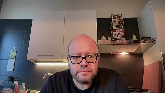 theitalianbear Webcam Show
